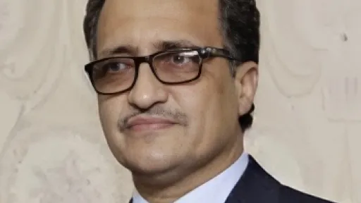 د. إسلك أحمد أزيد بيه